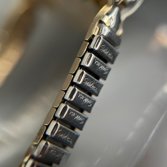 Caravelle Gold Tone Ladies Vintage Watch - Picture 5 of 15